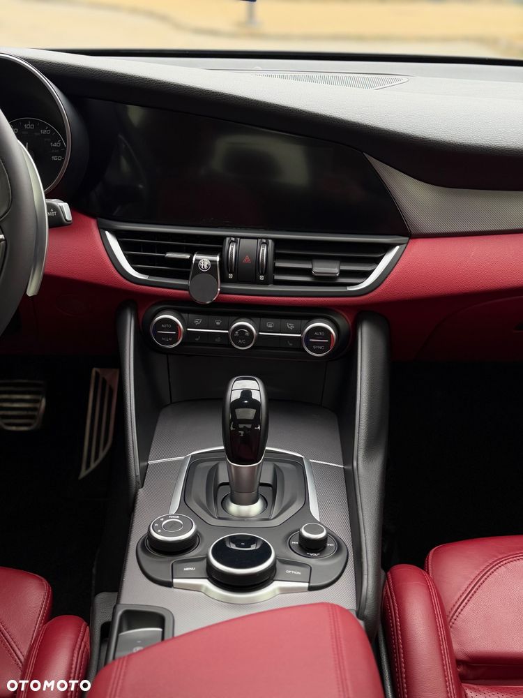 Alfa Romeo Giulia 2.0 Turbo Veloce - 9