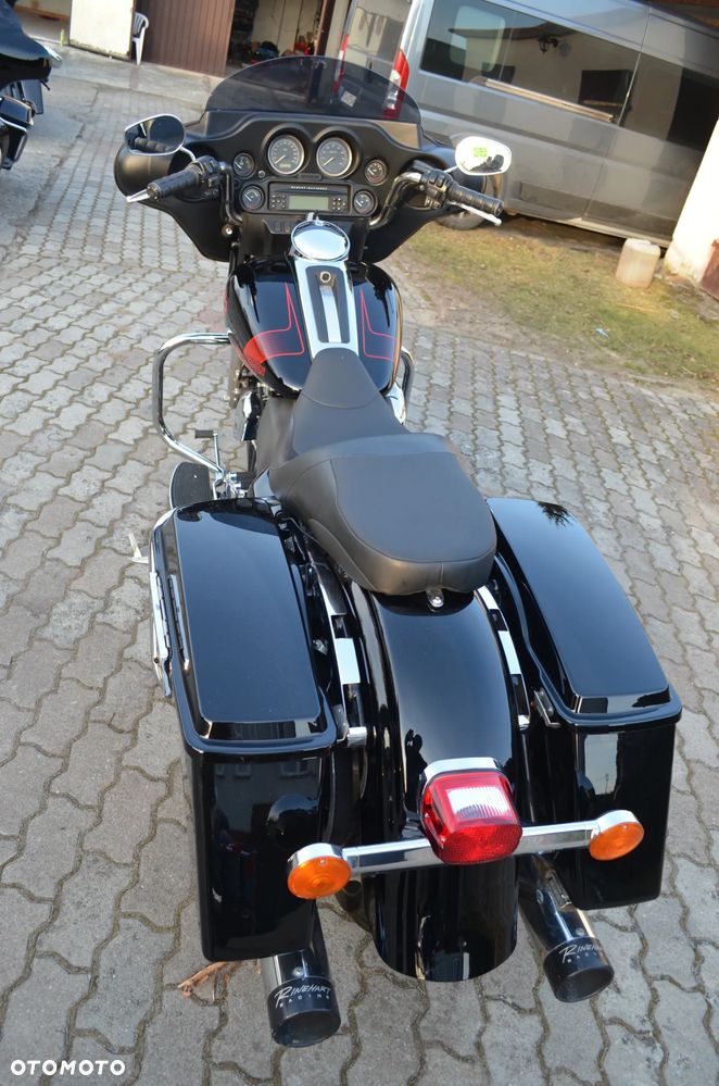 Harley-Davidson Touring Street Glide - 32