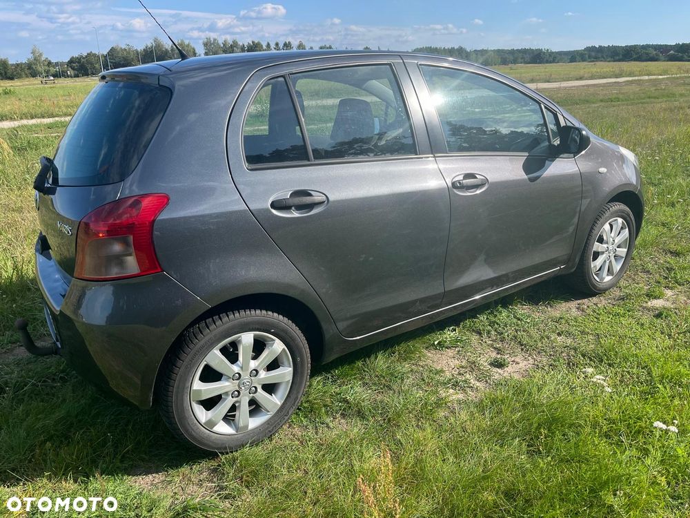 Toyota Yaris 1.3 VVT-i Cool - 4