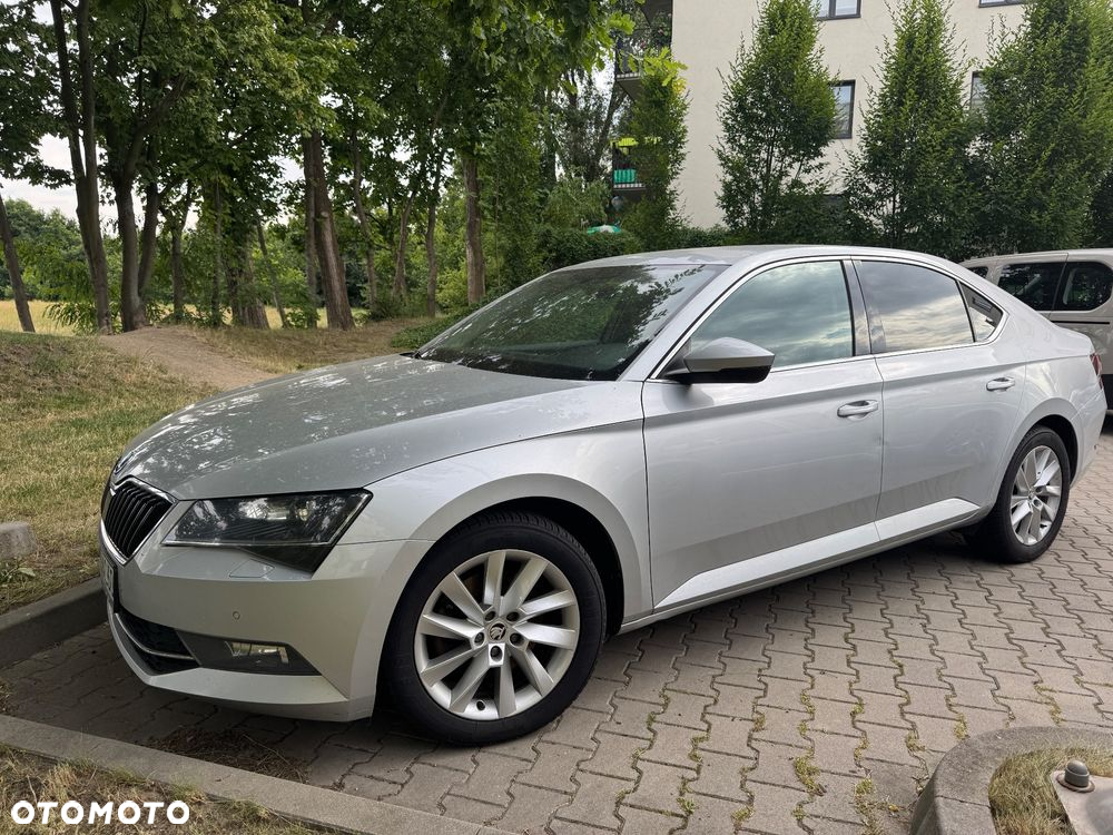 Skoda Superb 2.0 TDI Ambition DSG - 6