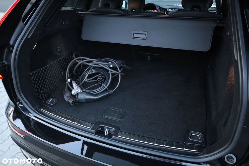 Volvo XC 60 T8 AWD Ultra Black Edition - 33