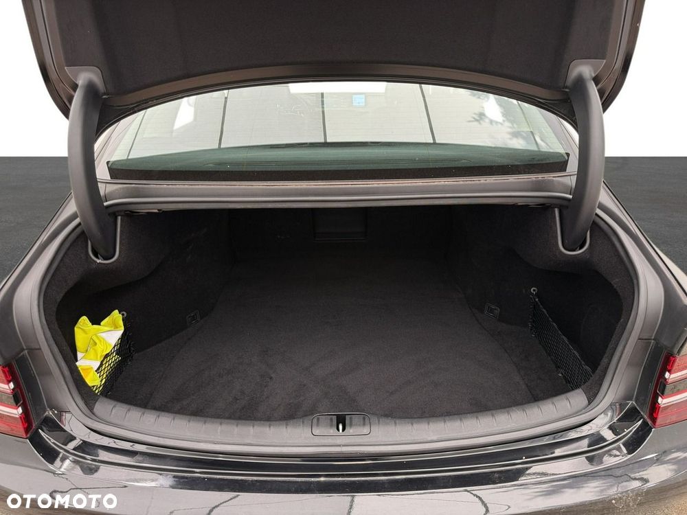 Genesis G80 - 12