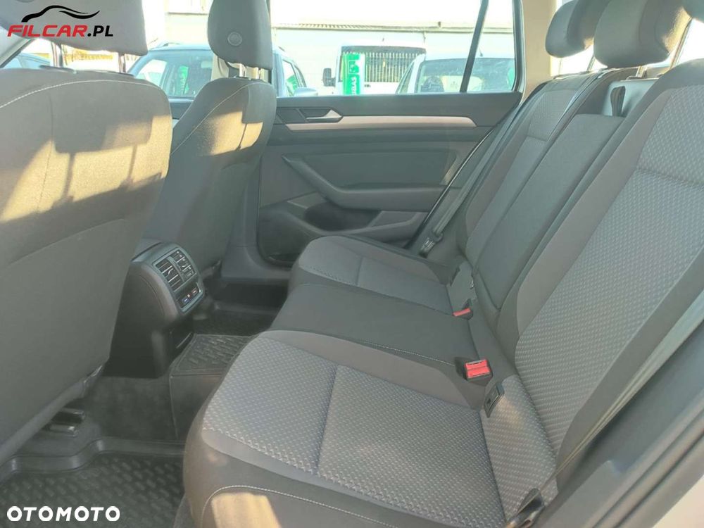 Volkswagen Passat - 7