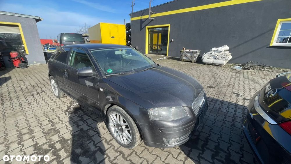 Audi A3 8P NA CZĘŚCI Kolor: LZ7L - 1