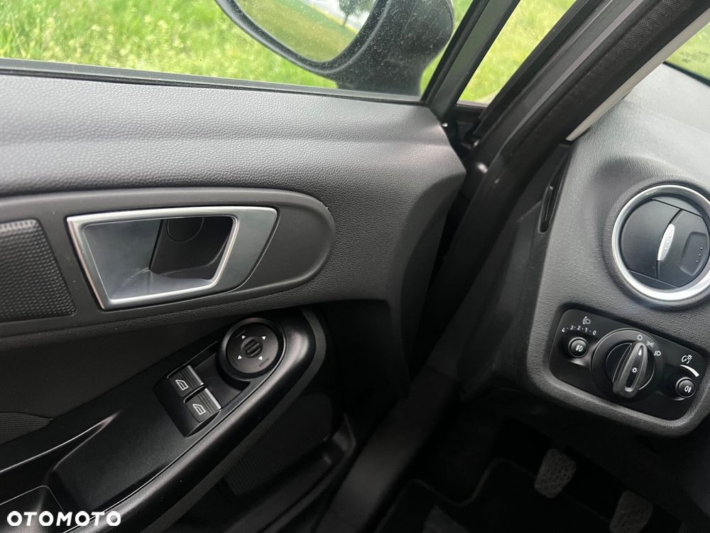 Ford Fiesta 1.0 Celebration - 19