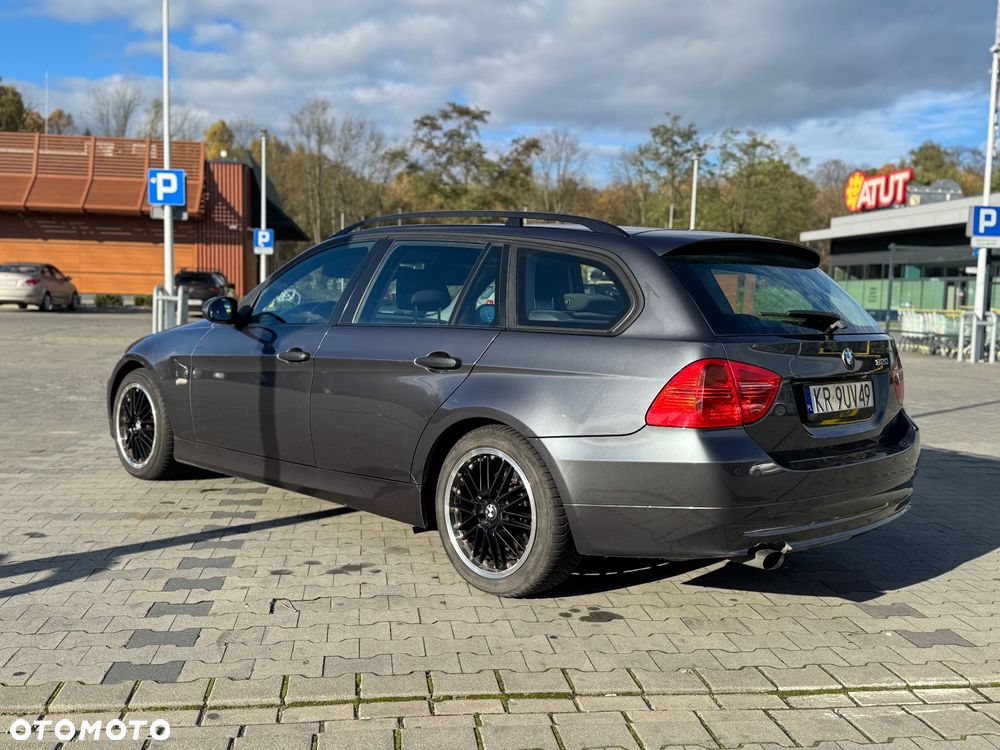 BMW Seria 3 320i Touring - 8
