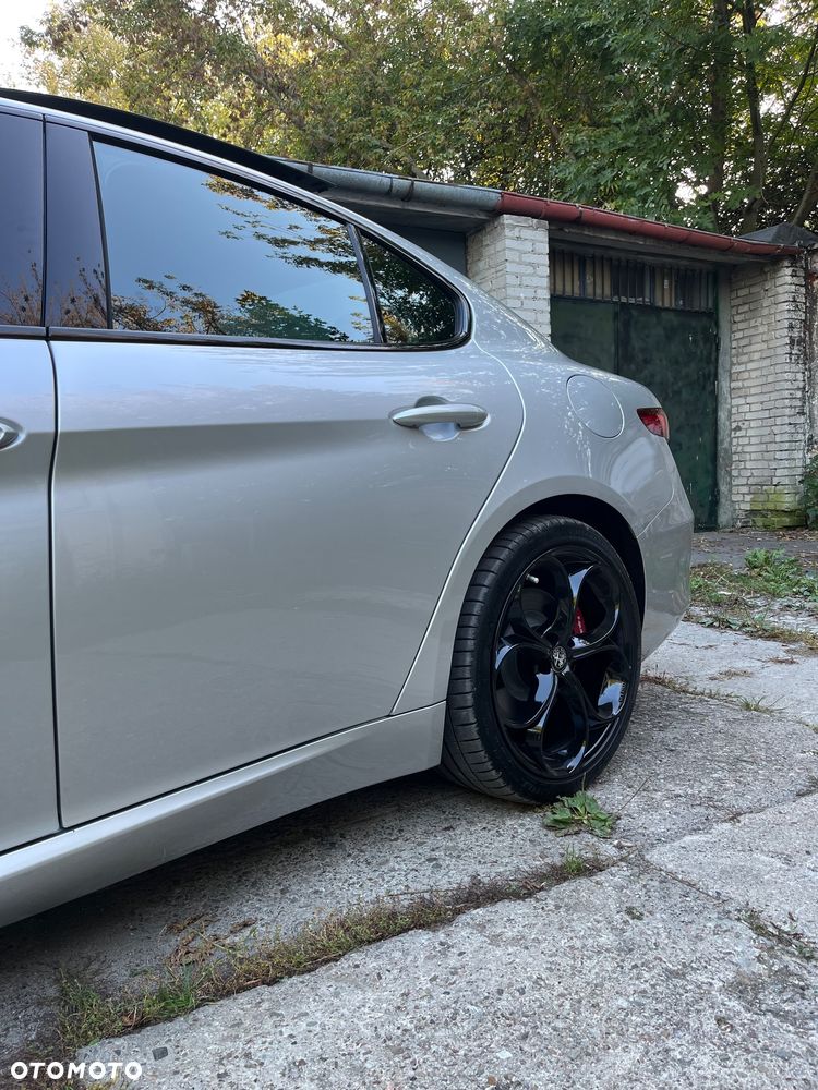 Alfa Romeo Giulia - 16