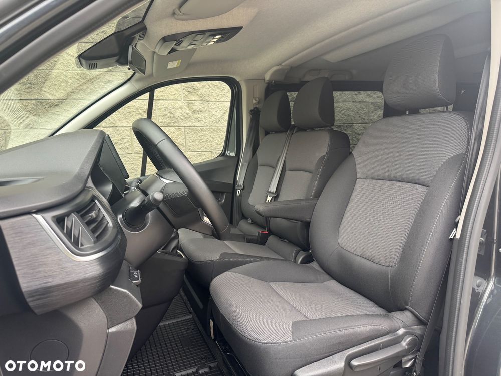 Renault Trafic 2.0 dCi - 19