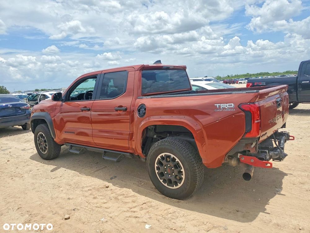 Toyota Tacoma - 3