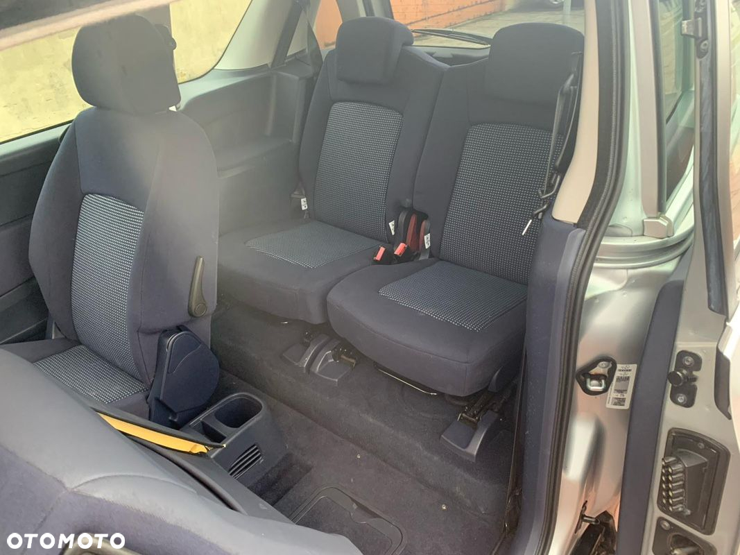 Peugeot 1007 1.4 Trendy - 22