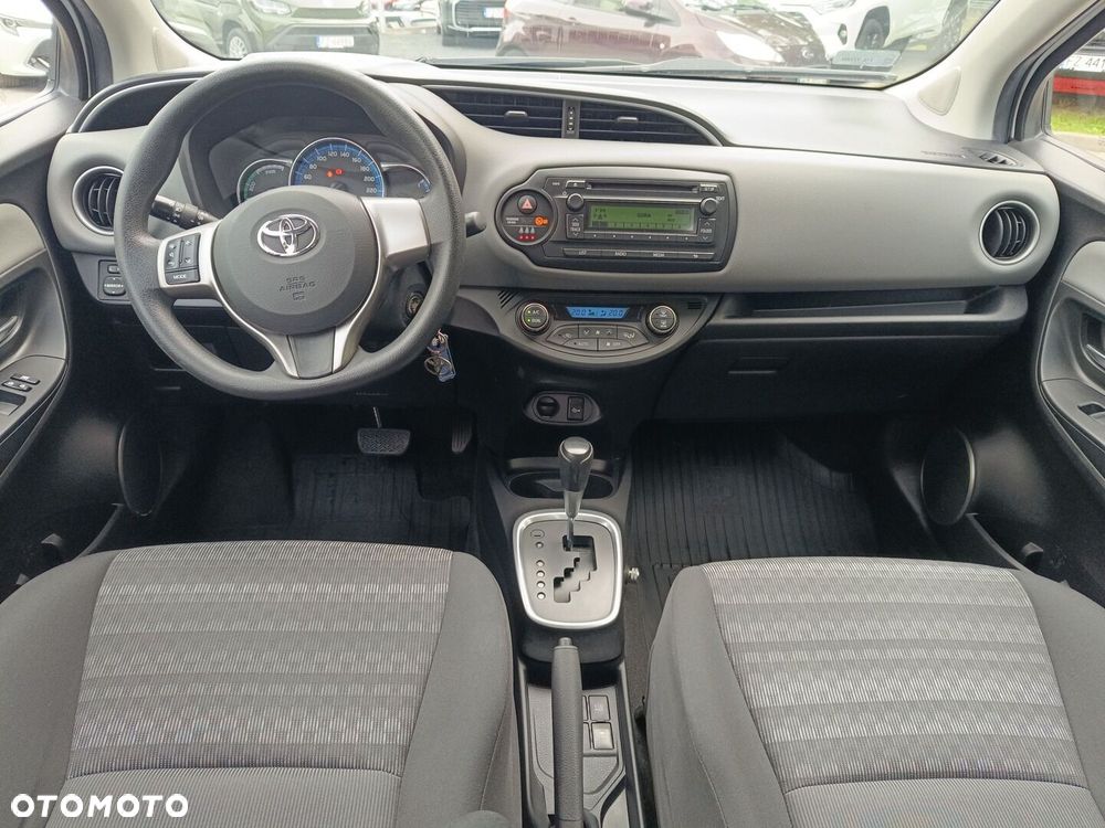 Toyota Yaris - 12