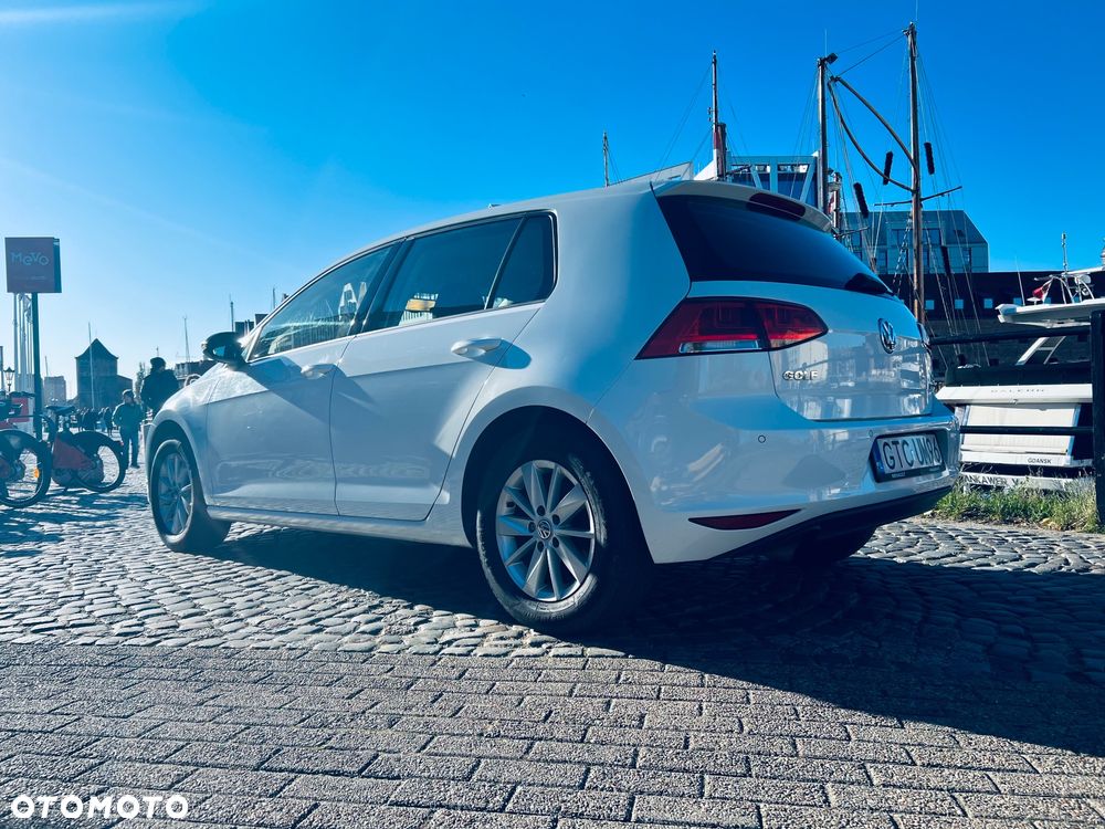 Volkswagen Golf - 24