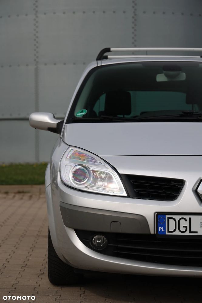 Renault Scenic 1.6 16V Confort Expression - 8