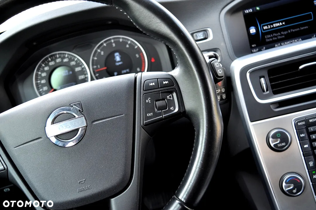 Volvo V60 D3 Geartronic Summum - 24