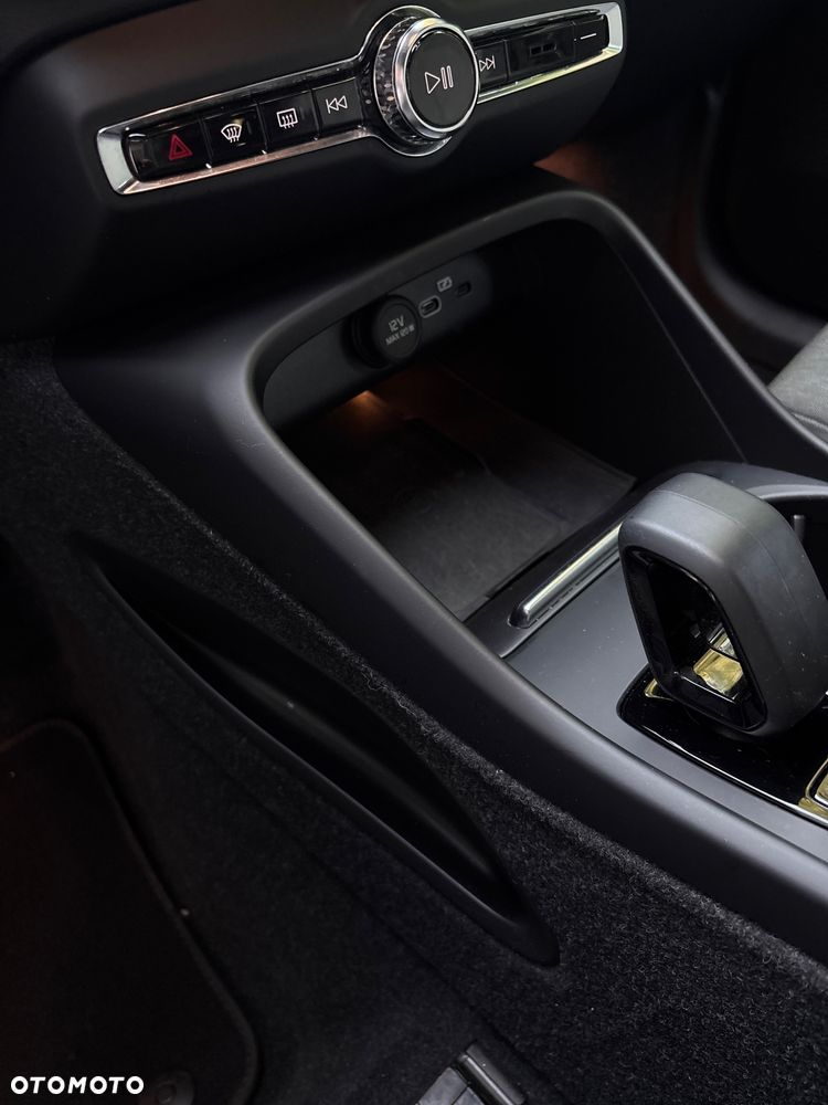 Volvo XC 40 B3 Core - 23