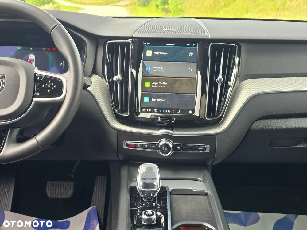 Volvo XC 60 B5 B AWD Plus Dark - 16