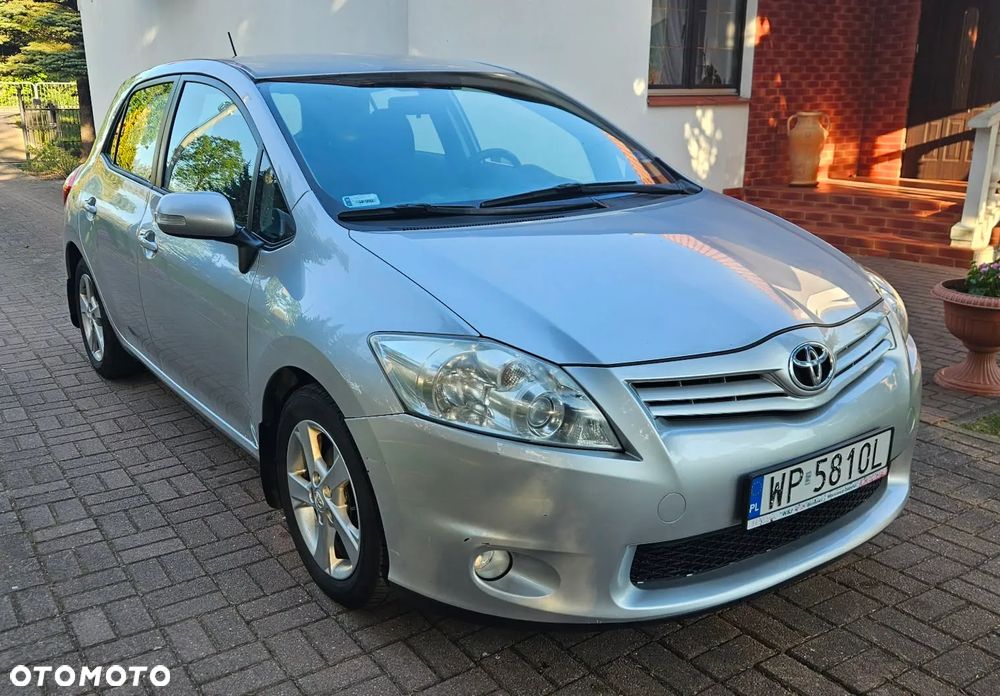 Toyota Auris 1.6 Premium - 4