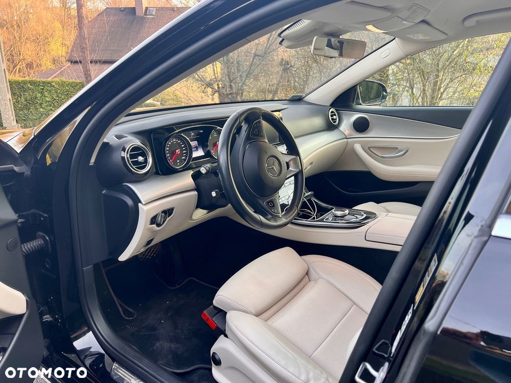 Mercedes-Benz Klasa E 220 d 4-Matic 9G-TRONIC - 3