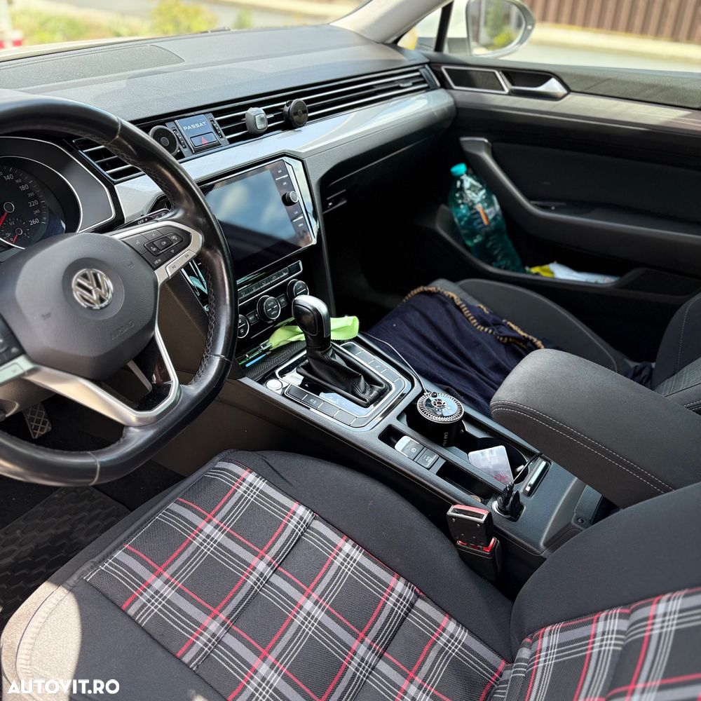 Volkswagen Passat 2.0 TDI SCR DSG - 6