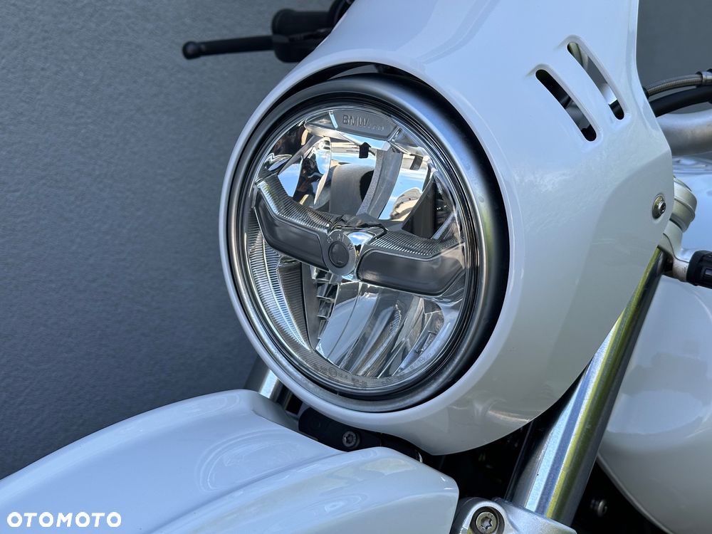 BMW R - 22