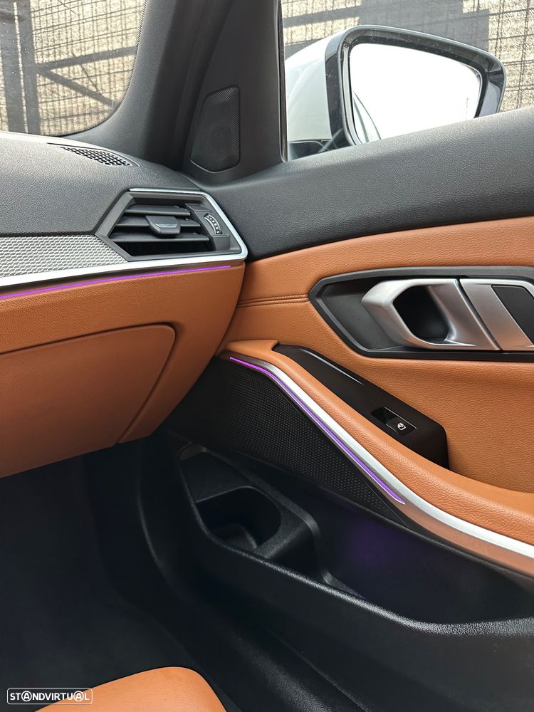 BMW 330 e Aut. M Sport - 40