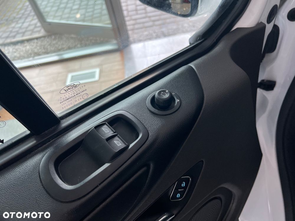 Ford Transit Custom - 23