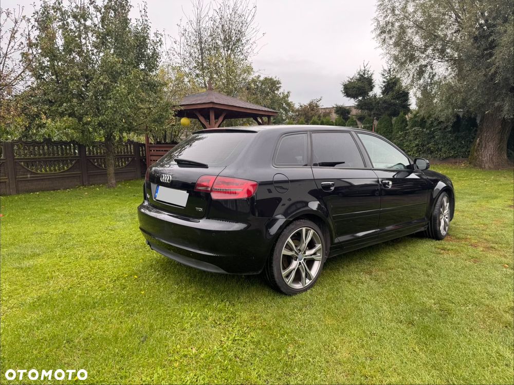 Audi A3 Sportback 2011 photo 4