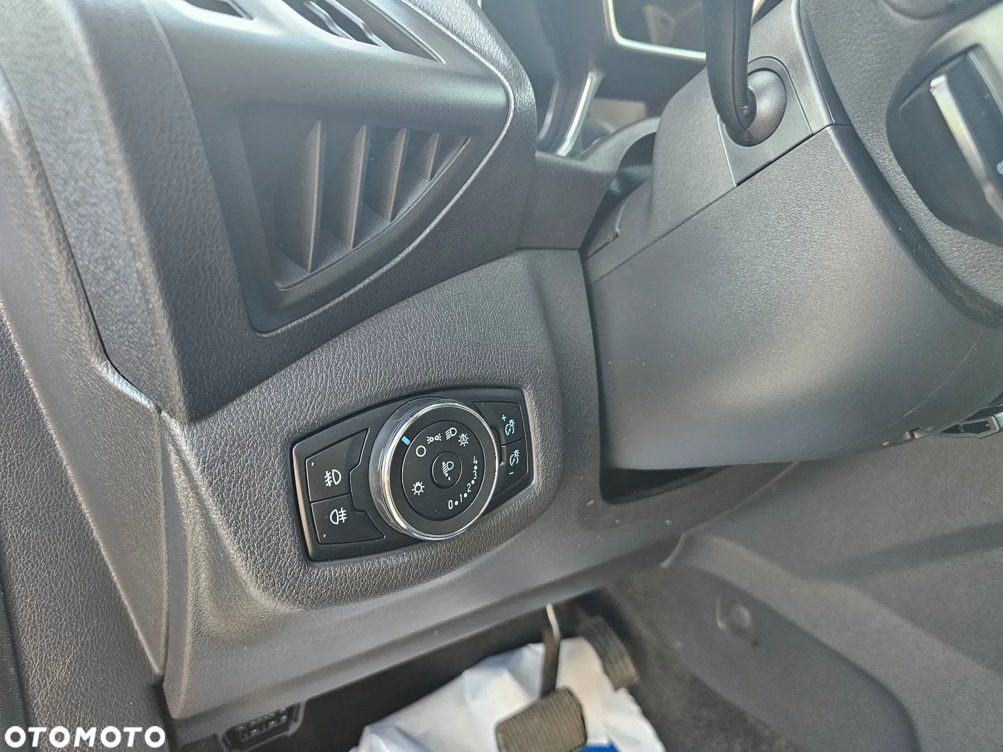 Ford Tourneo Connect Grand - 20