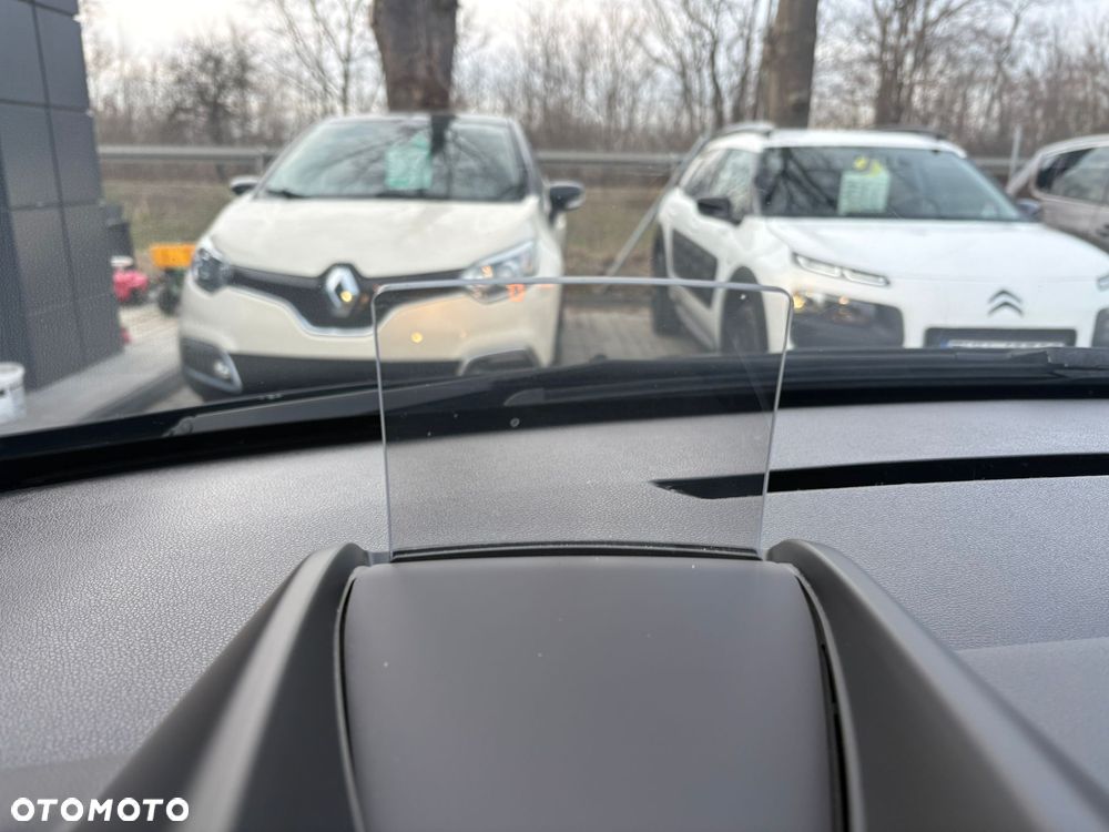 Peugeot 3008 Hybrid4 - 17