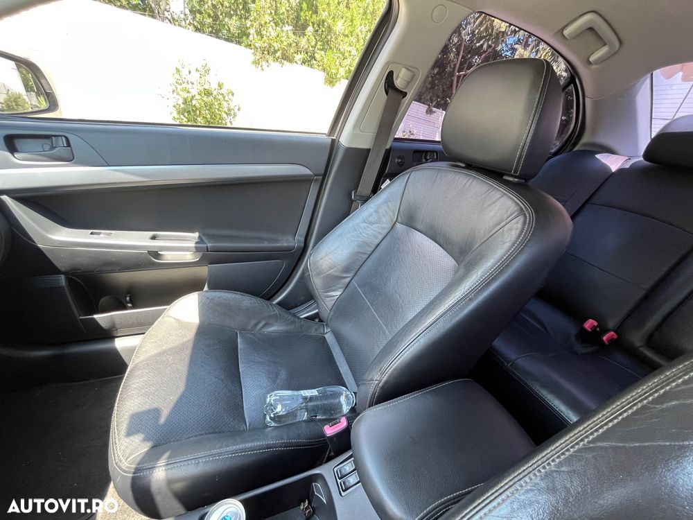 Mitsubishi Lancer - 6