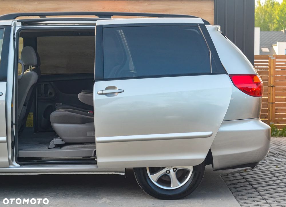 Toyota Sienna - 19