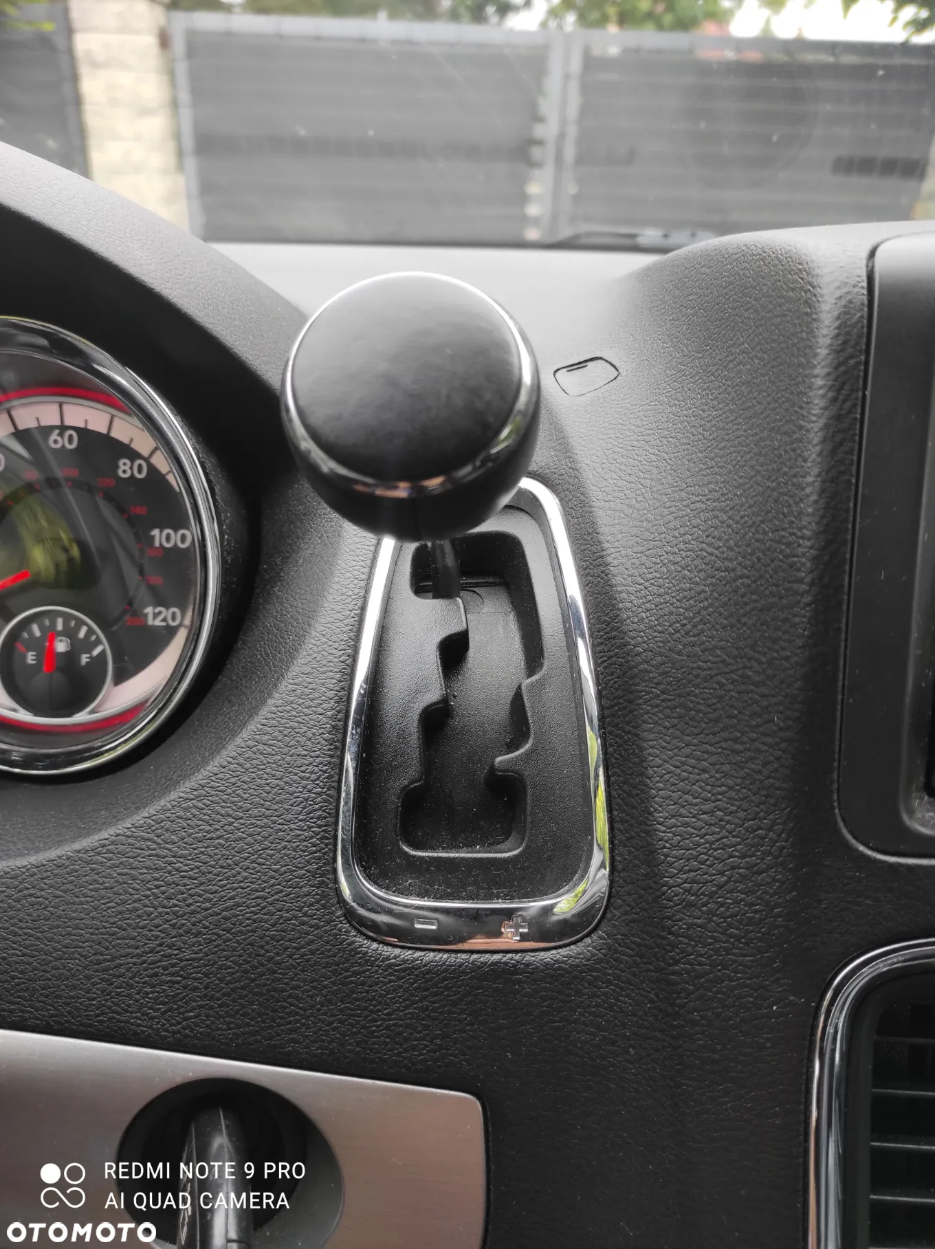 Dodge Grand Caravan - 32