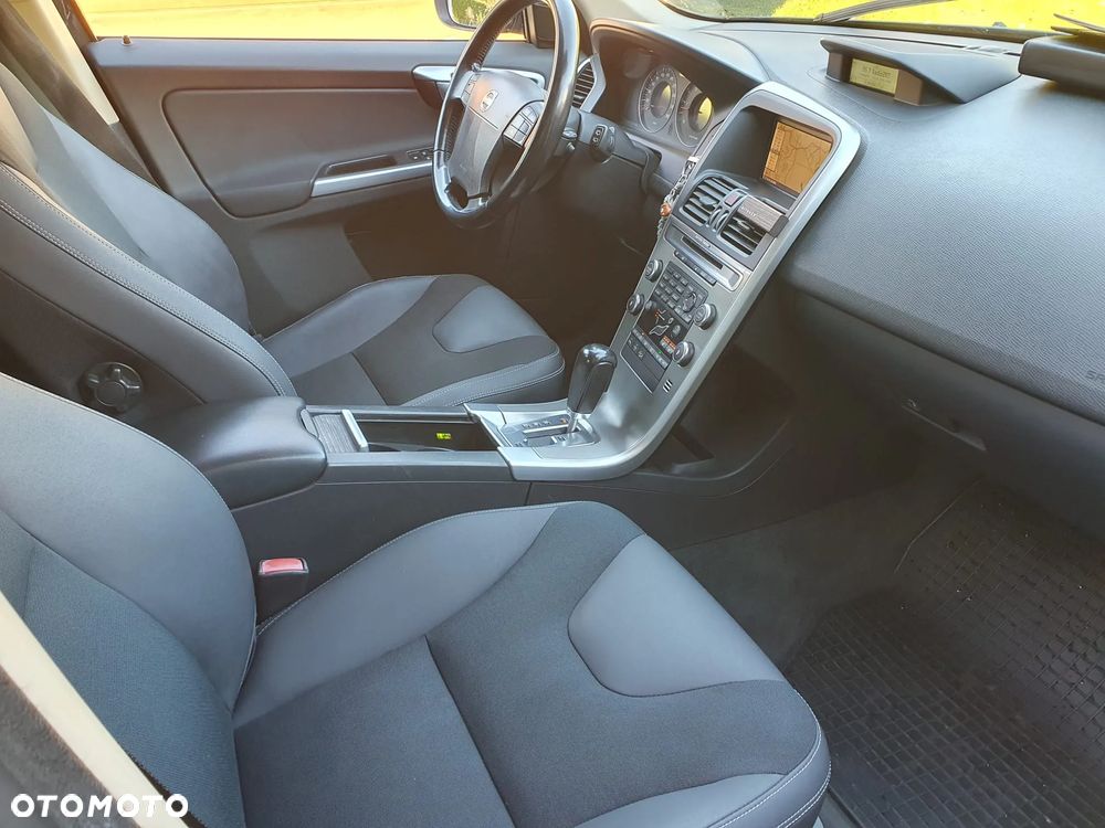 Volvo XC 60 D5 AWD Summum - 16