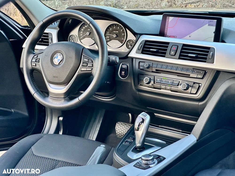 BMW Seria 3 320i Aut. - 9