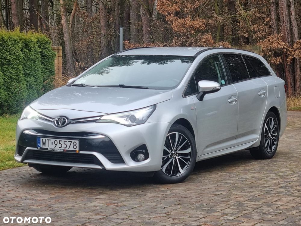 Toyota Avensis 2.0 D-4D Premium - 2