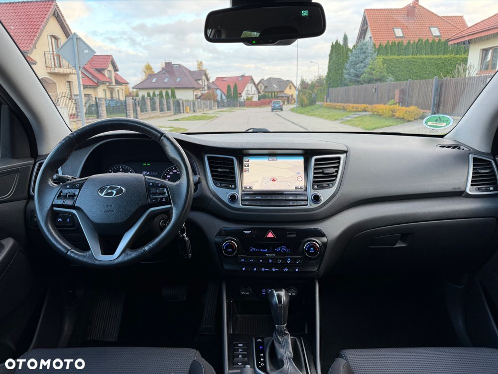 Hyundai Tucson 2.0 CRDi 4WD Automatik Intro Edition - 24