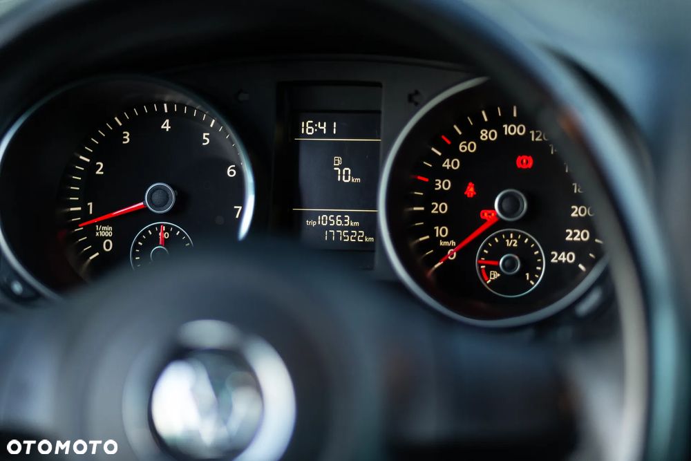 Volkswagen Golf VI 1.6 Comfortline - 27