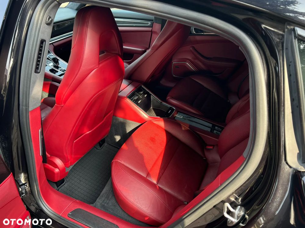 Porsche Panamera 4S - 7