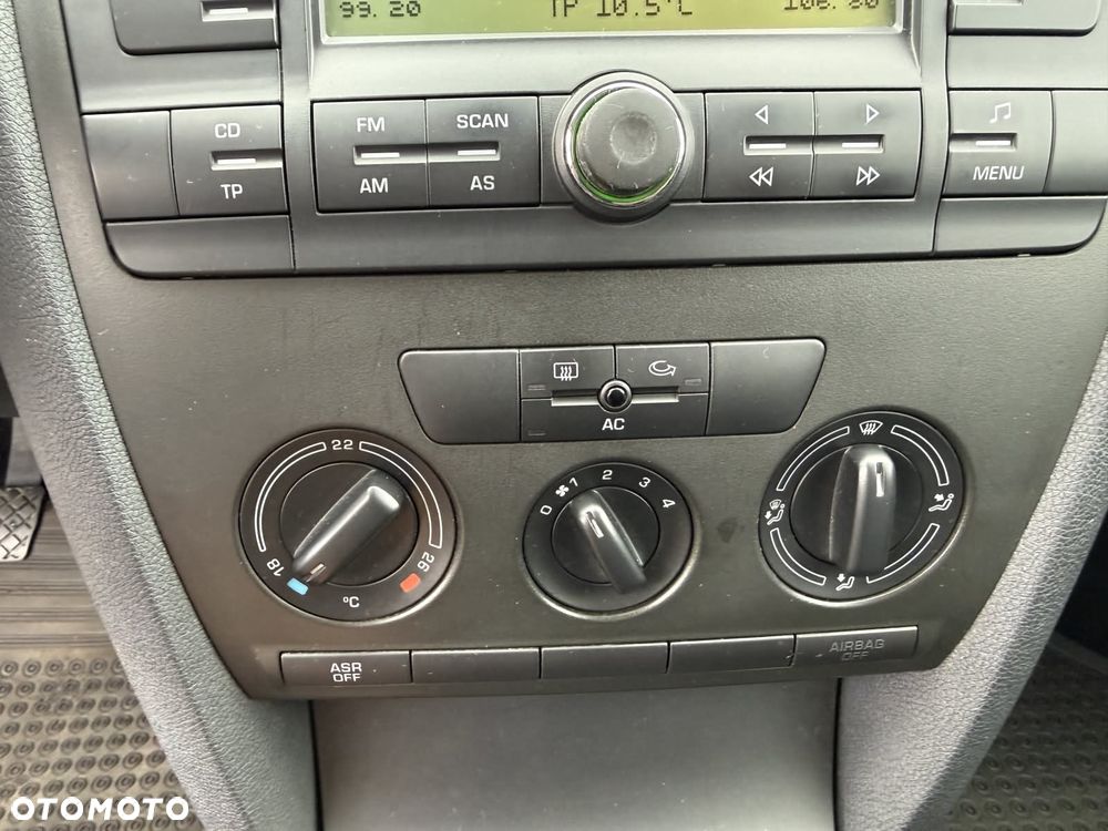 Skoda Octavia 1.6 Combi Ambiente - 29