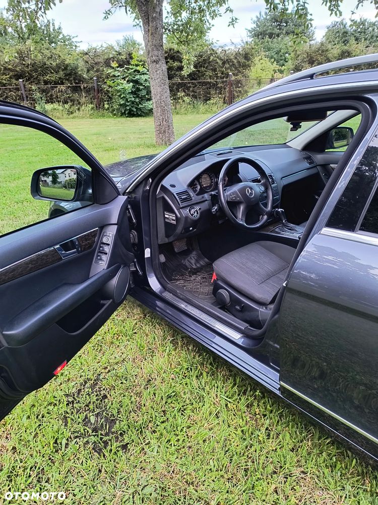 Mercedes-Benz Klasa C 220 CDI DPF Automatik Elegance - 23