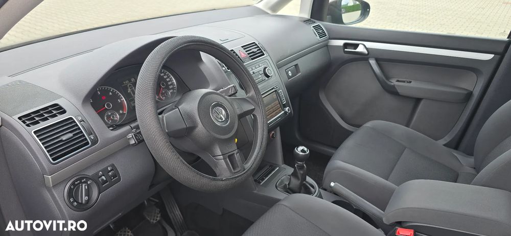 Volkswagen Touran 1.6 TDI SCR BlueMotion Technology Comfortline - 16