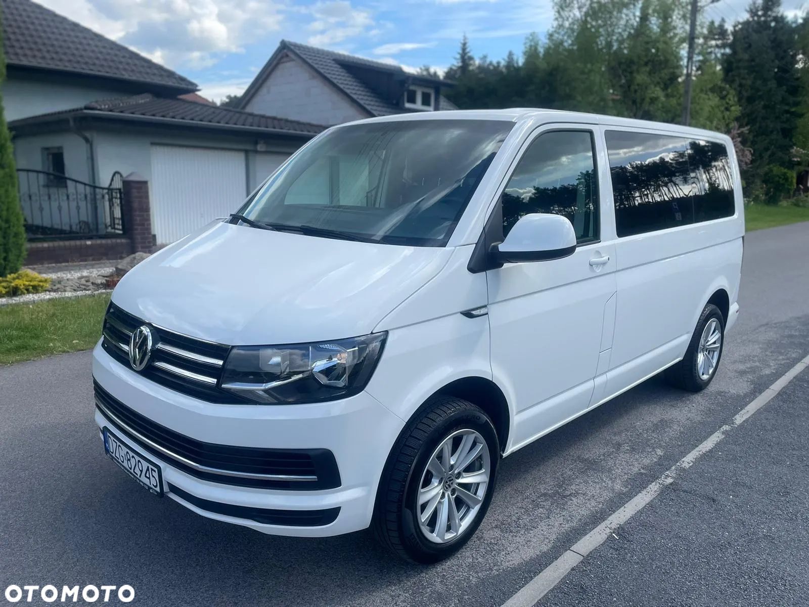 Volkswagen Transporter - 1