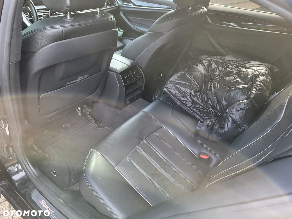 BMW Seria 5 540i xDrive Sport Line sport - 13