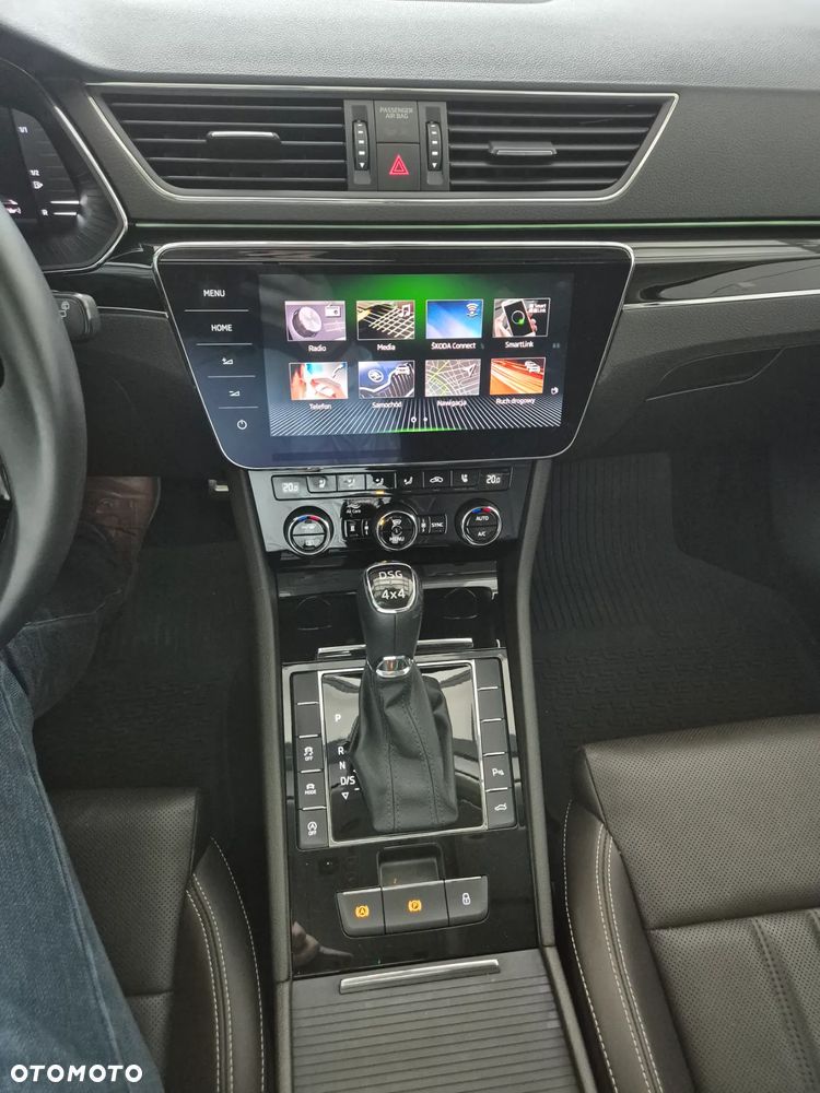 Skoda Superb 2.0 TDI 4x4 L&K DSG - 19