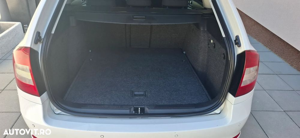 Skoda Octavia 1.8 TSI Ambiente DSG - 3