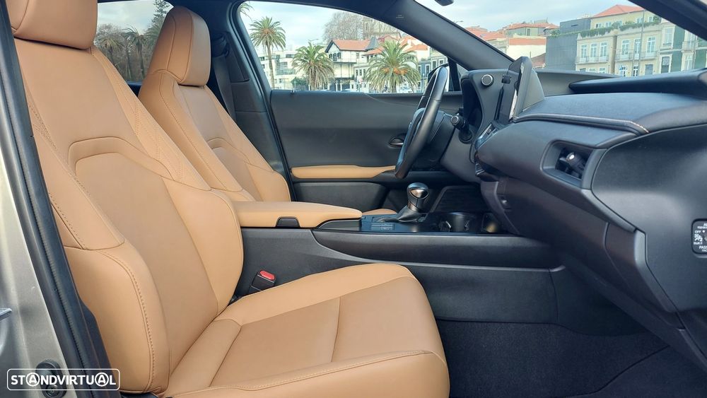 Lexus UX 250h Sport (Ecrã 12.3) - 12