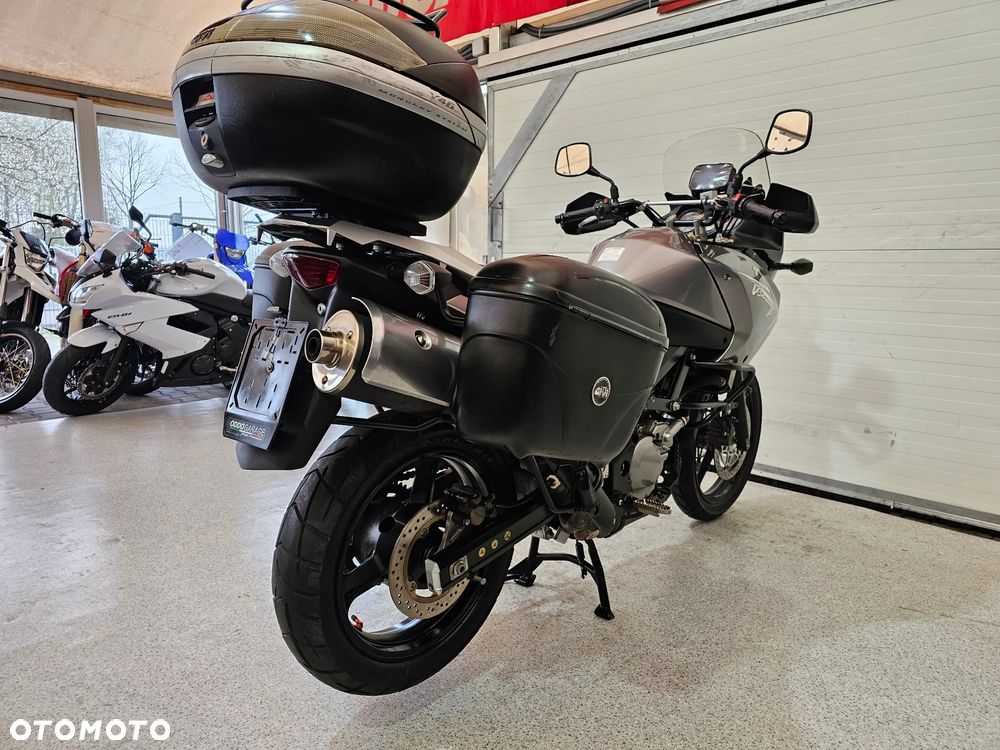 Suzuki DL - 27