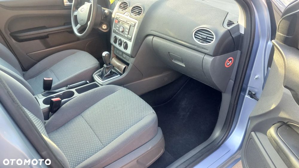 Ford Focus 1.6 Ambiente - 6