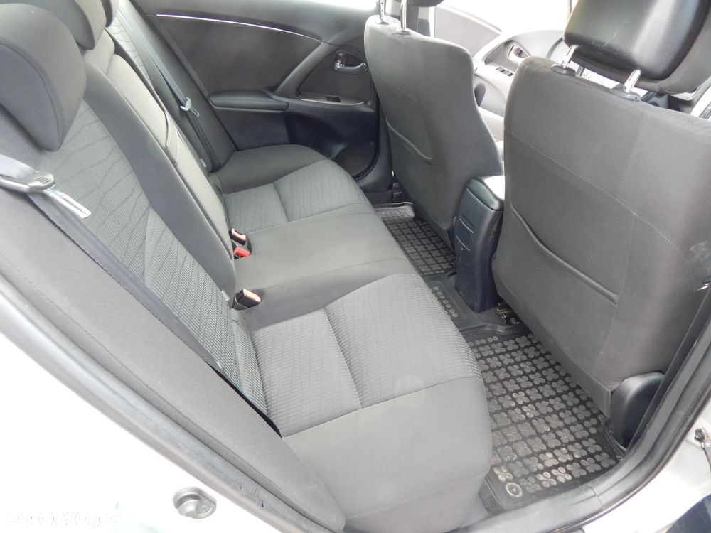 Toyota Avensis 1.8 Sol NAVI - 18