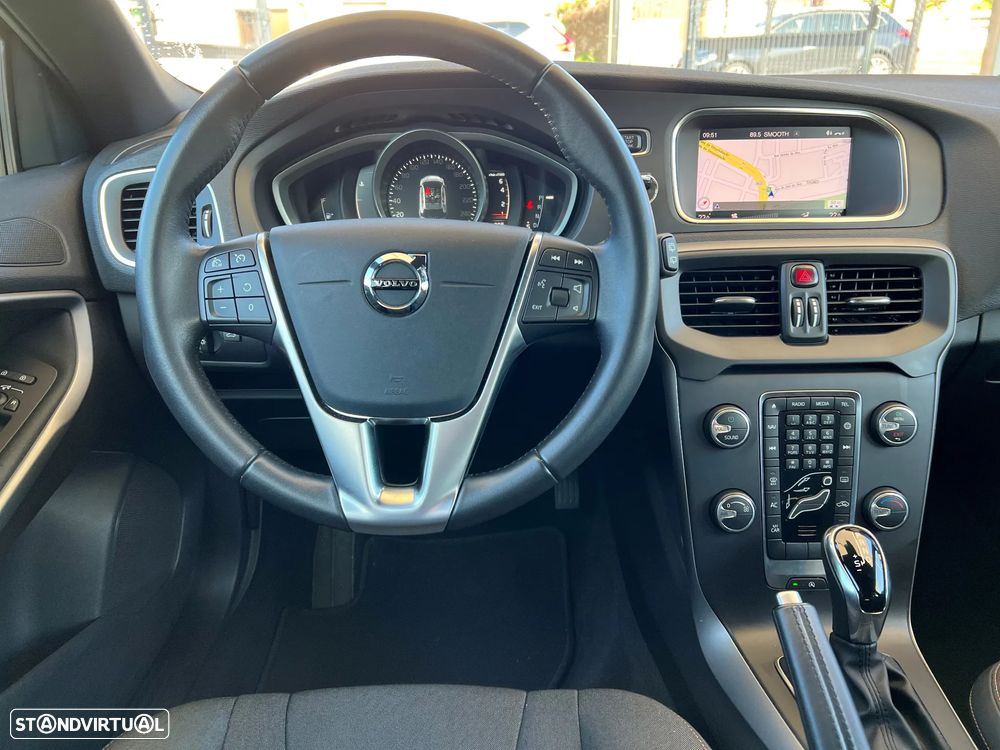 Volvo V40 Cross Country 1.5 T3 Plus Geartronic - 28